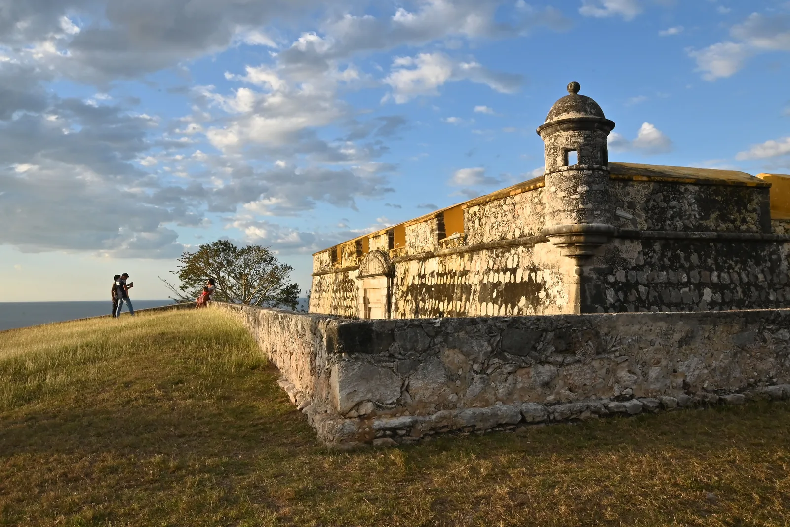 El Fuerte de San José el Alto, sobre el Golfo de México, en las afueras de Campeche